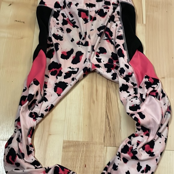 Justice yoga/workout leopard print pants GUC - Picture 6 of 7